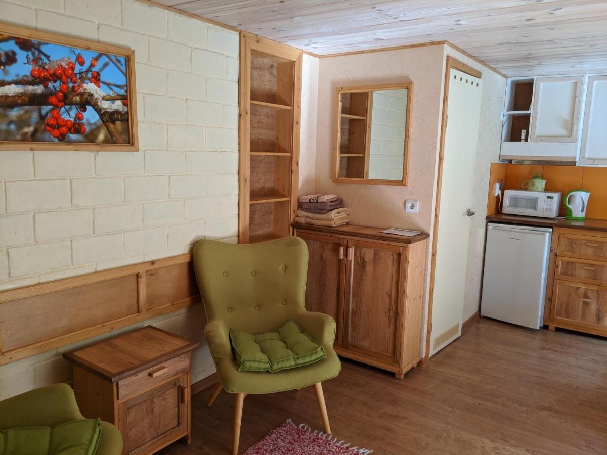 Pärna Guesthouse&Apartments Kuressaare Extérieur photo