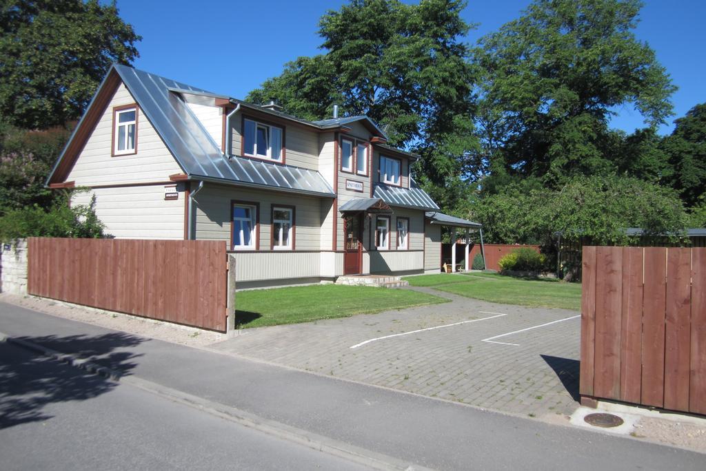 Pärna Guesthouse&Apartments Kuressaare Chambre photo