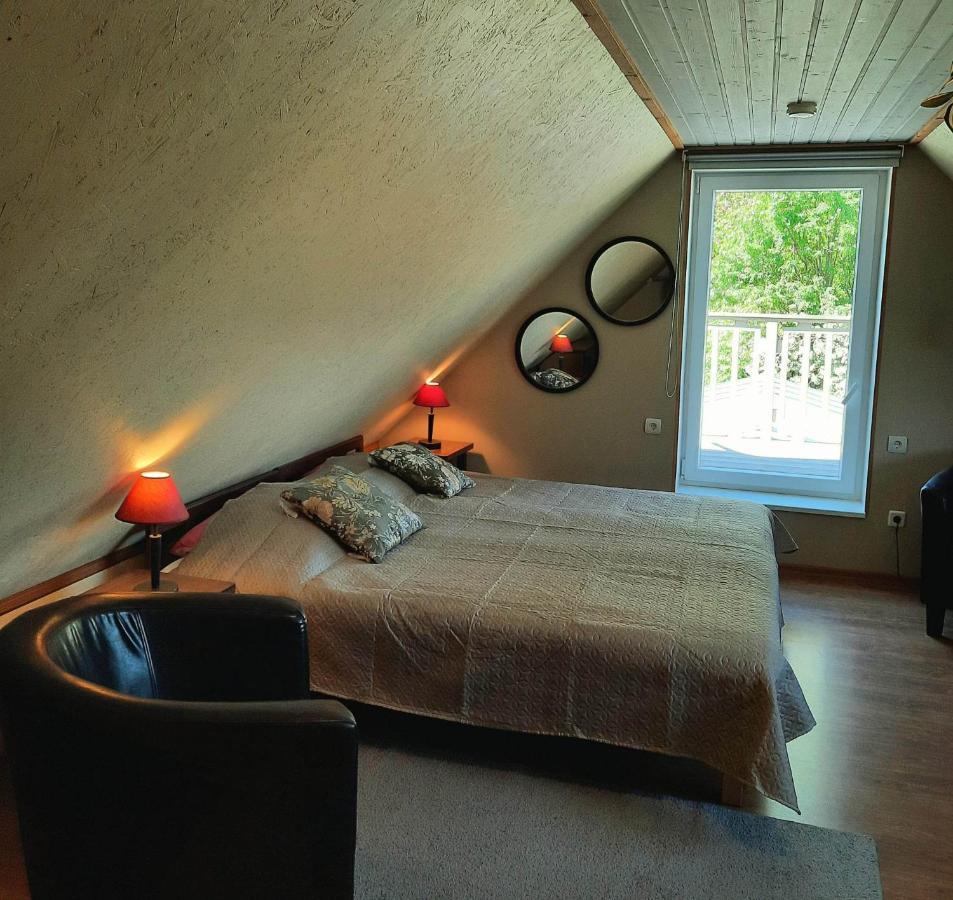 Pärna Guesthouse&Apartments Kuressaare Extérieur photo