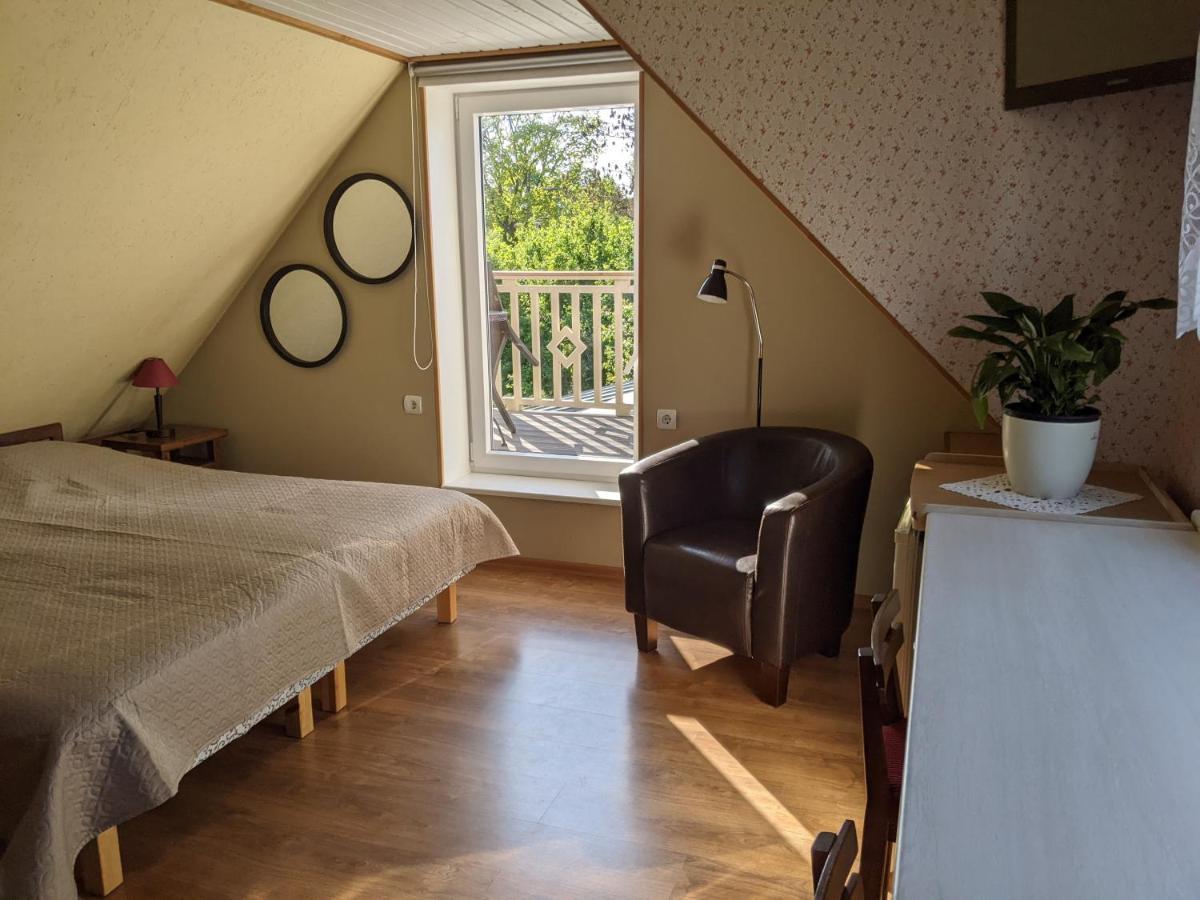 Pärna Guesthouse&Apartments Kuressaare Extérieur photo