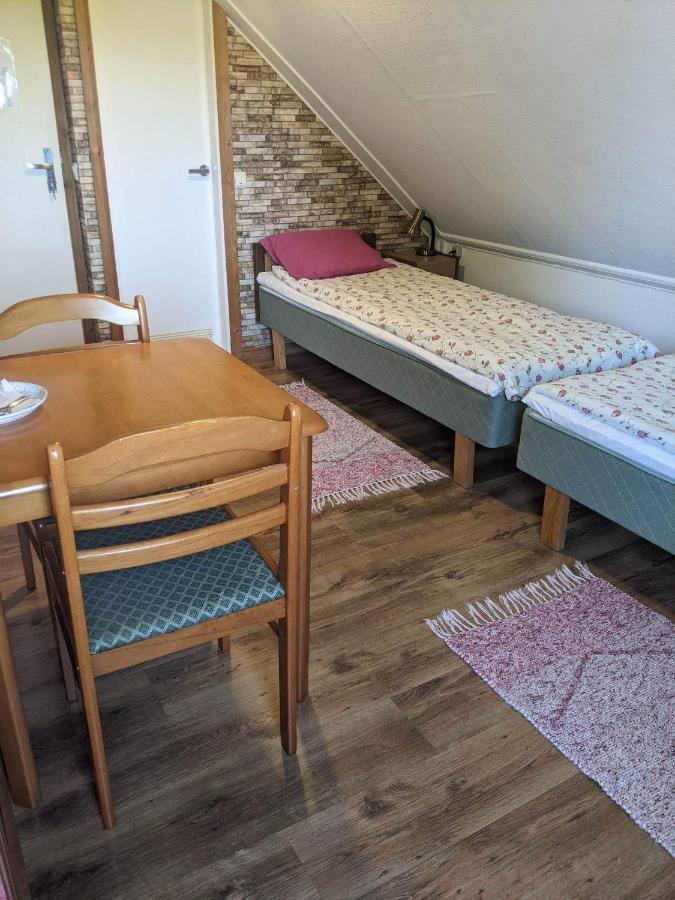 Pärna Guesthouse&Apartments Kuressaare Extérieur photo