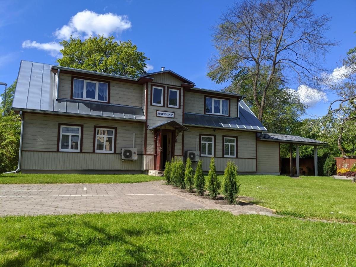 Pärna Guesthouse&Apartments Kuressaare Extérieur photo