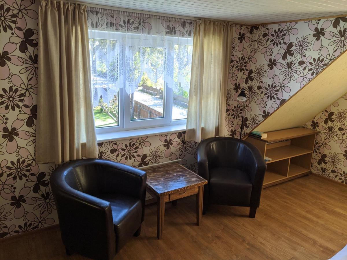 Pärna Guesthouse&Apartments Kuressaare Extérieur photo
